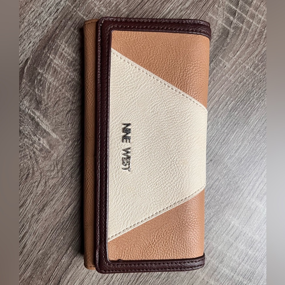 Nine West wallet tri-fold